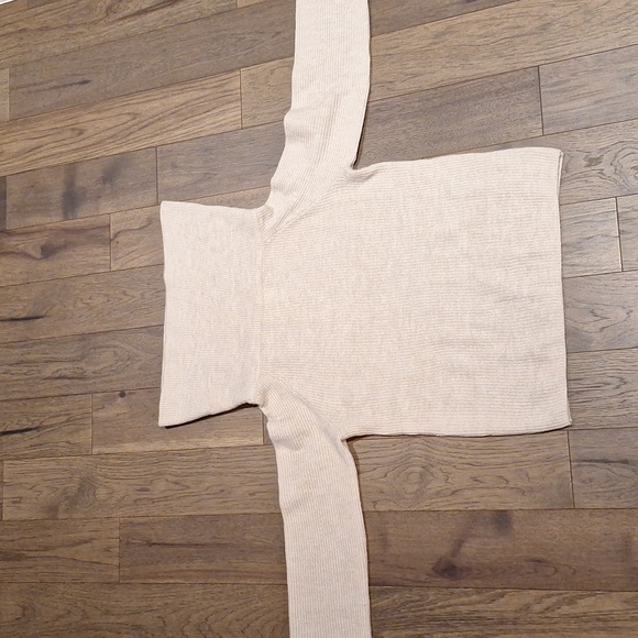 [S/M] H & M big cowlneck or off shoulder - Picture 3 of 6